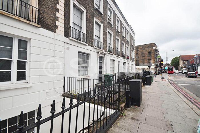 3 Bedroom Flat To Rent In Camden Road, London, N7