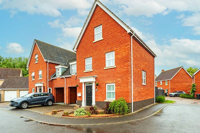 4 Bedroom Link Detached House For Sale In Viscount Close, Diss, IP22