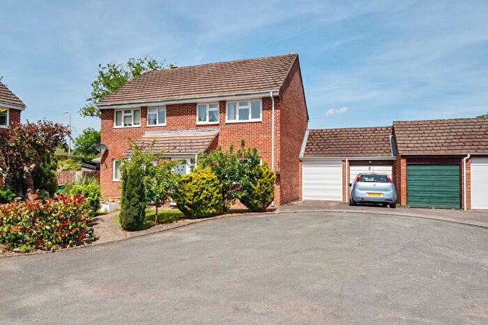3 Bedroom Semi-Detached House For Sale In Grindle Close, Thatcham, RG18
