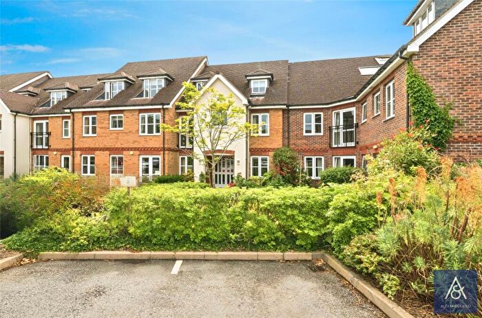 1 Bedroom Apartment For Sale In Buckingham Road, Brackley, Northamptonshire, NN13
