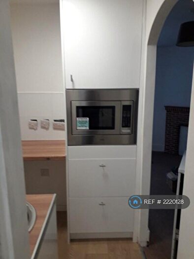 1 Bedroom Flat To Rent In High Street, Crediton, EX17