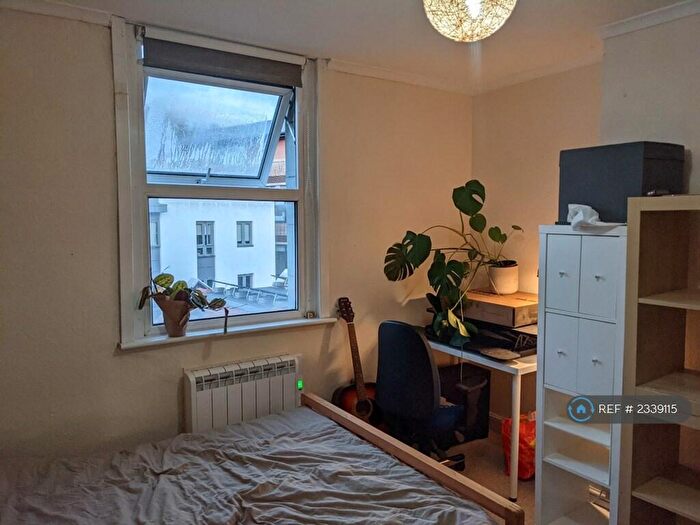 3 Bedroom Flat To Rent In Cheltenham Road, Bristol, BS6