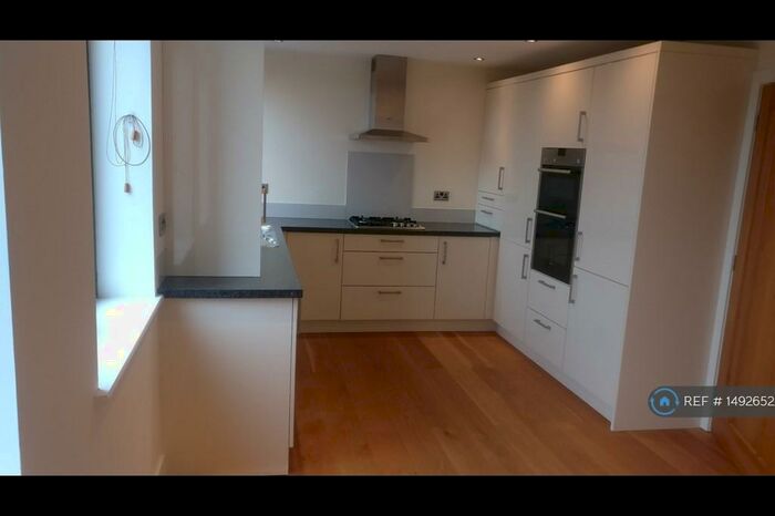 2 Bedroom Flat To Rent In Harrowbeer Mews, Yelverton, PL20