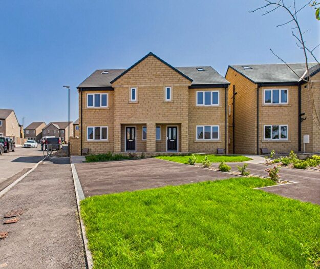 4 Bedroom Semi-Detached House For Sale In Carriageway C, Dove Holes, SK17