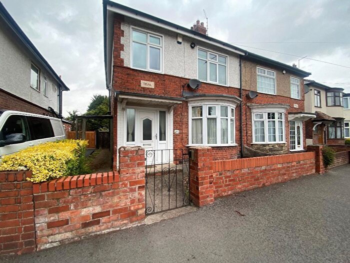 3 Bedroom Semi-Detached House For Sale In Chanterlands Avenue, Hull, HU5