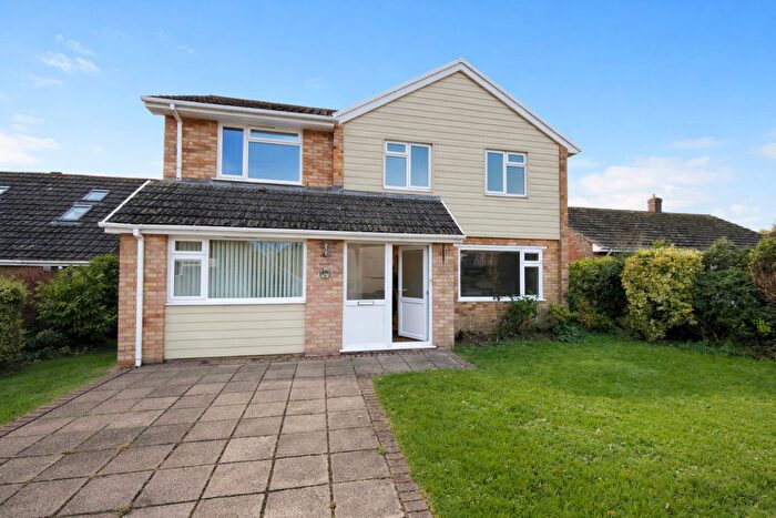 5 Bedroom Detached House To Rent In Barnfield Close, Braunton, EX33