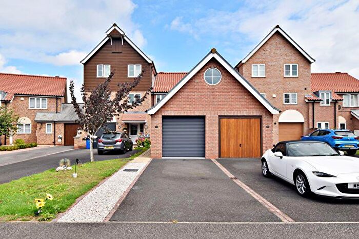 2 Bedroom Terraced House For Sale In Park Lane, Burton Waters, Lincoln, LN1
