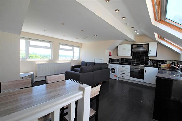 4 Bedroom Apartment To Rent In Richmond Road, Hyde Park, Leeds, LS6