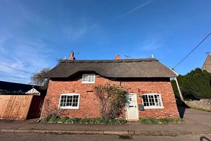 2 Bedroom Cottage To Rent In Main Street, Loughborough, LE12