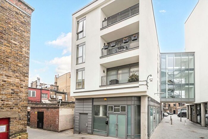 2 Bedroom Flat To Rent In Hardwicks Square, Wandsworth, SW18