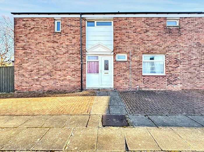 4 Bedroom Semi-Detached House To Rent In Rowanberry Road, Longbenton, Newcastle Upon Tyne, Tyne And Wear, NE12
