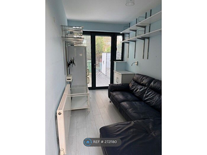 1 Bedroom Flat To Rent In Harford Drive, Watford, WD17