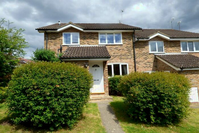 2 Bedroom Detached House To Rent In Suffolk Close, Wokingham, RG41