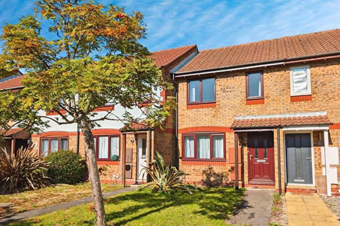 2 Bedroom House To Rent In Grove Place, SO19