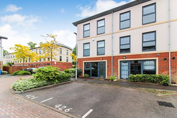 4 Bedroom End Of Terrace House To Rent In Sunderland Place, Farnborough, Hampshire, GU14
