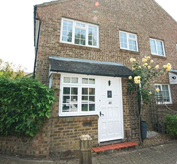 1 Bedroom End Of Terrace House To Rent In College Gardens, London, SW17