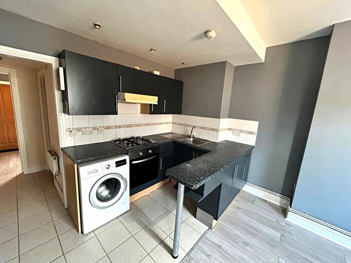 1 Bedroom Flat To Rent In North Clive Street, Cardiff, CF11