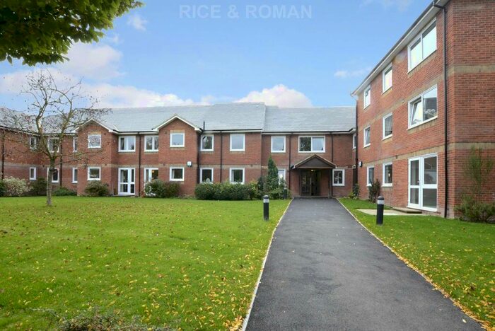 2 Bedroom Flat To Rent In Gibson Court, Hinchley Wood, KT10