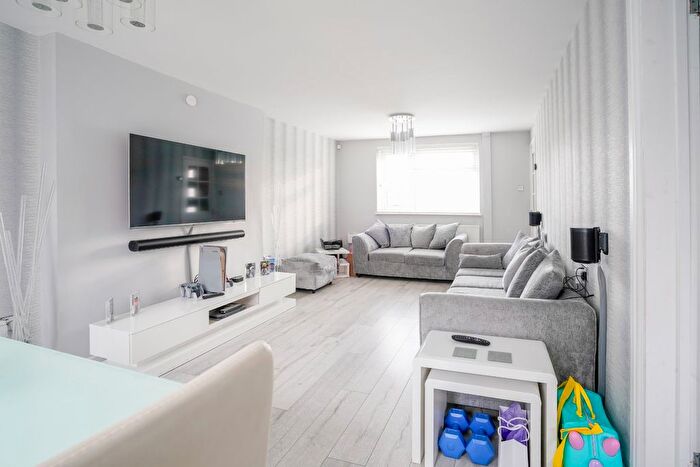3 Bedroom Terraced House For Sale In Whitwell Road, Watford, Hertfordshire, WD25