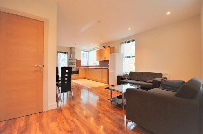 2 Bedroom Flat To Rent In The Metro Centre, St. Johns Road, Isleworth, TW7