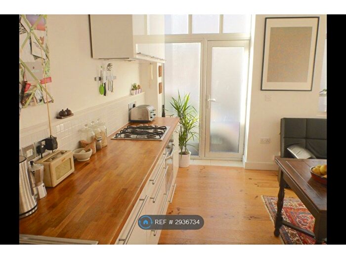 1 Bedroom Flat To Rent In Bradbury Mews, London, N16
