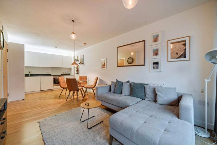 1 Bedroom Flat For Sale In Amelia Street, Elephant And Castle, London, SE17