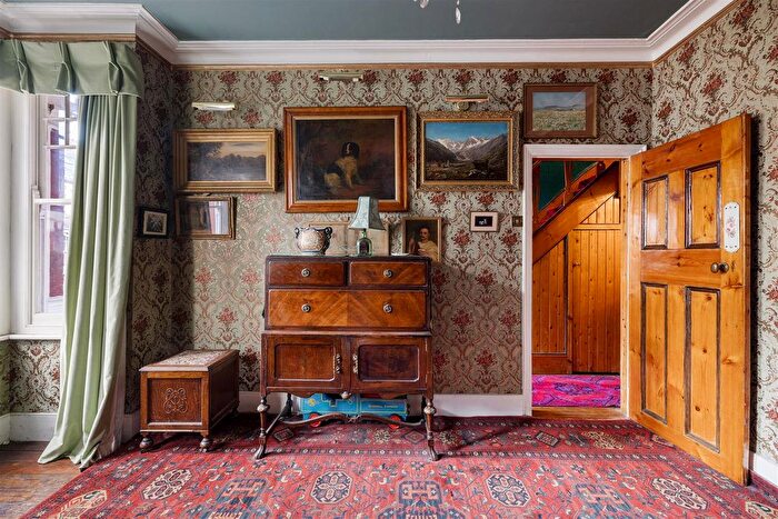 3 Bedroom Terraced House For Sale In Ridgdale Street, London, E3