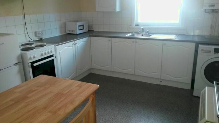 1 Bedroom Flat To Rent In Wanstead Park Road, Ilford, Essex, IG1