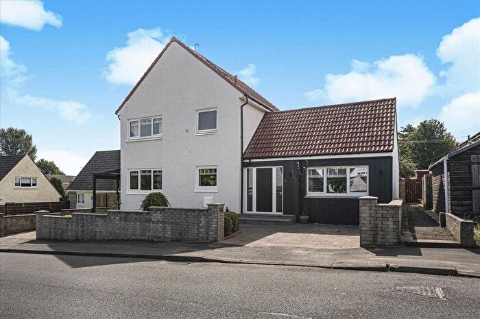 5 Bedroom Detached House For Sale In Carronvale Avenue, FK5