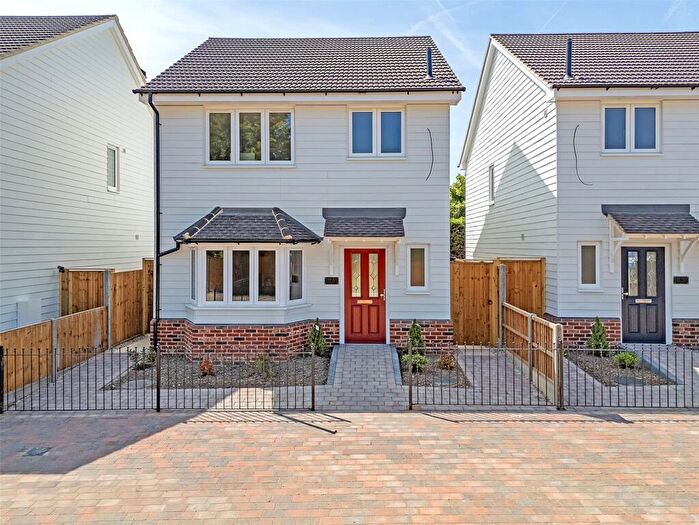 4 Bedroom Detached House For Sale In Regency Close, Southminster, Essex, CM0