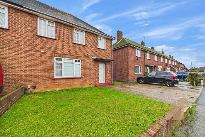 4 Bedroom House To Rent In Langton Avenue, Chelmsford, CM1