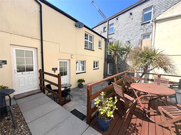 1 Bedroom Terraced House For Sale In The Parade, Pembroke, Pembrokeshire, SA71