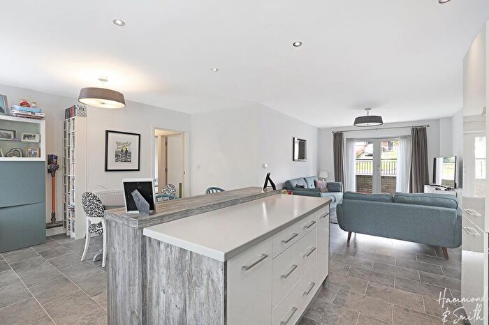2 Bedroom Flat For Sale In Centre Drive, Linden House, CM16