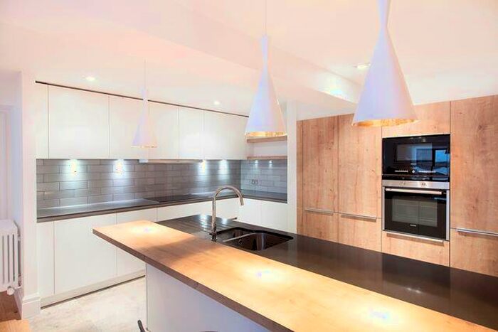 2 Bedroom Apartment To Rent In / Hamilton Place, Stockbridge, Edinburgh, EH3