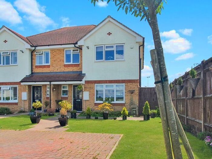 3 Bedroom Semi-Detached House For Sale In Upland Road, Thornwood, Epping, CM16