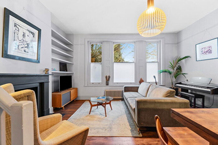 1 Bedroom Flat For Sale In Evering Road, London, N16