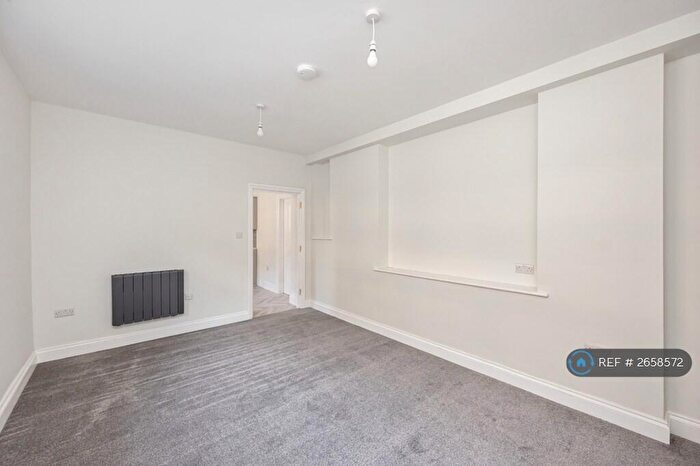 3 Bedroom Flat To Rent In West Street, Brighton, BN1