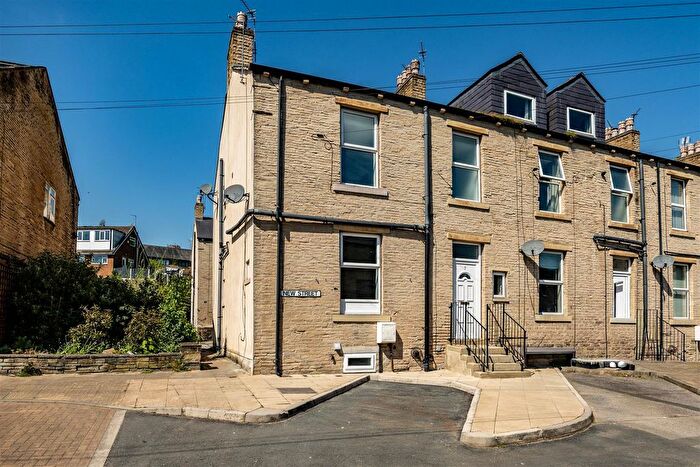 3 Bedroom End Terrace House For Sale In New Street, Bailiff Bridge, Brighouse, HD6