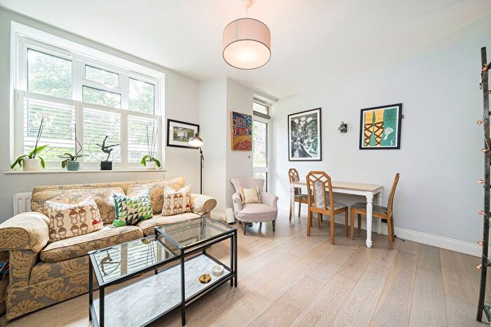 2 Bedroom Flat To Rent In Vauxhall Street, Kennington, SE11