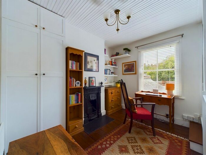 2 Bedroom Semi-Detached House For Sale In Storehouse Lane, Hitchin, SG4