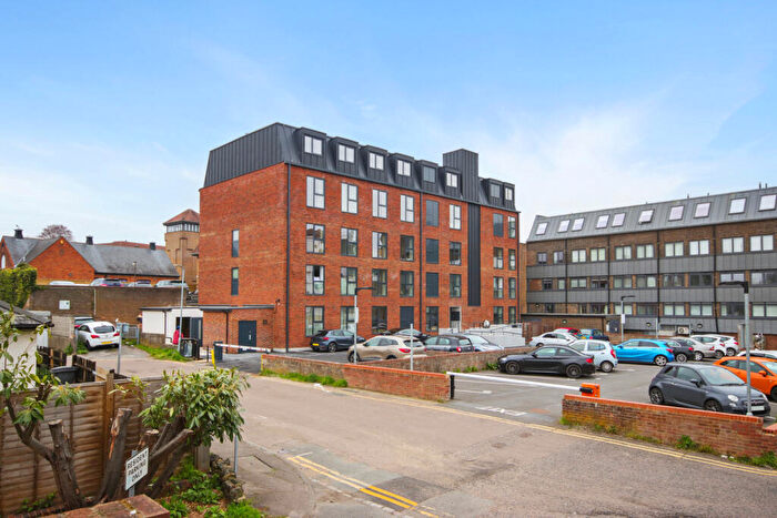 2 Bedroom Flat For Sale In Fairfield Road, CM14