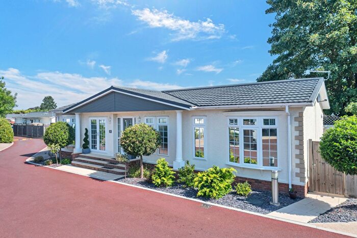 2 Bedroom Park Home For Sale In London Road, Fowlmere, SG8
