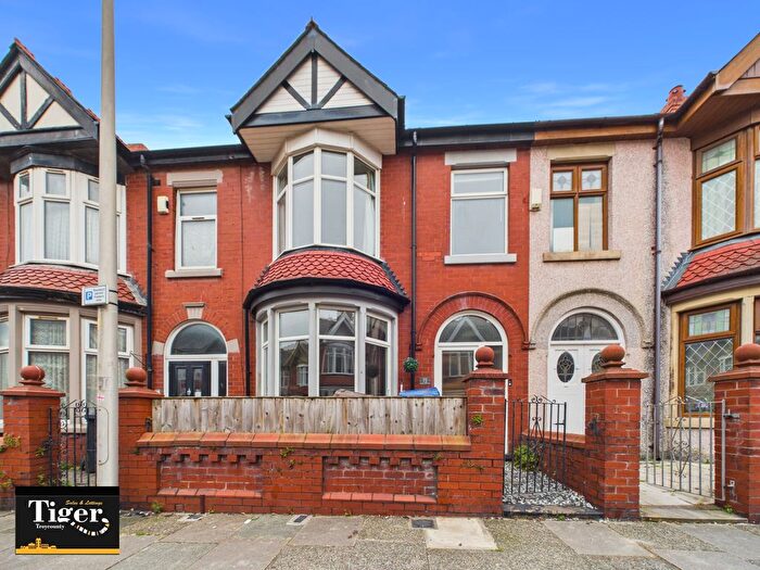 3 Bedroom Terraced House For Sale In Gainsborough Road, Blackpool, FY1