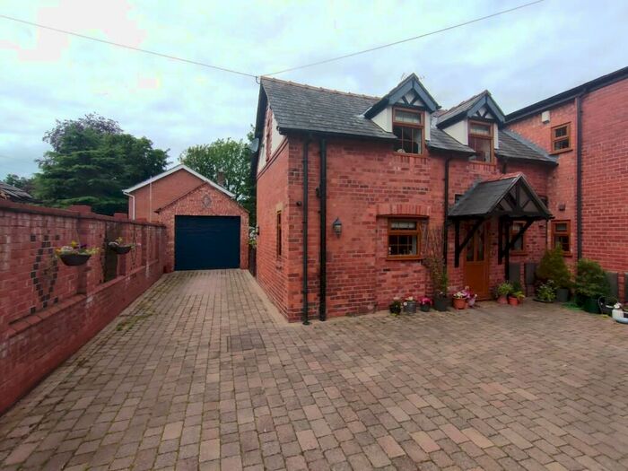 3 Bedroom Semi-Detached House For Sale In Chester Road, Rossett, Wrexham, LL12