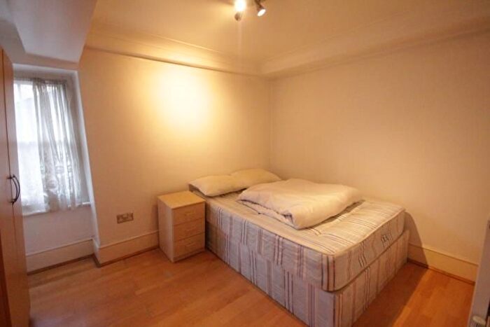 1 Bedroom Flat To Rent In Upper Berkeley Street, London, W1H