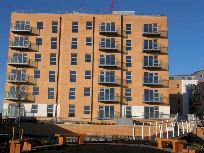 1 Bedroom Flat To Rent In Queen Mary Avenue, E18