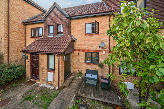 2 Bedroom Maisonette For Sale In Hattersfield Close, Belvedere, DA17