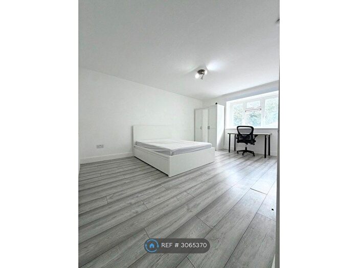 2 Bedroom Flat To Rent In St Columba Court, London, E15