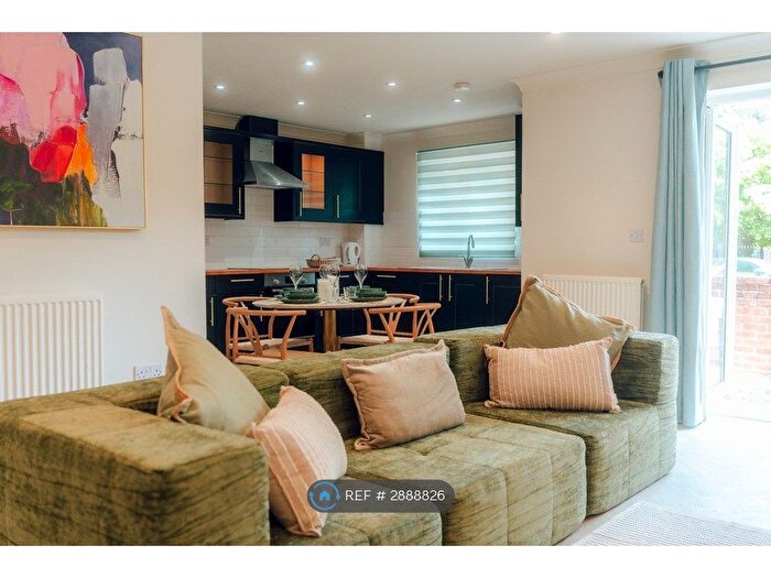2 Bedroom Flat To Rent In Water Eaton Road, Oxford, OX2