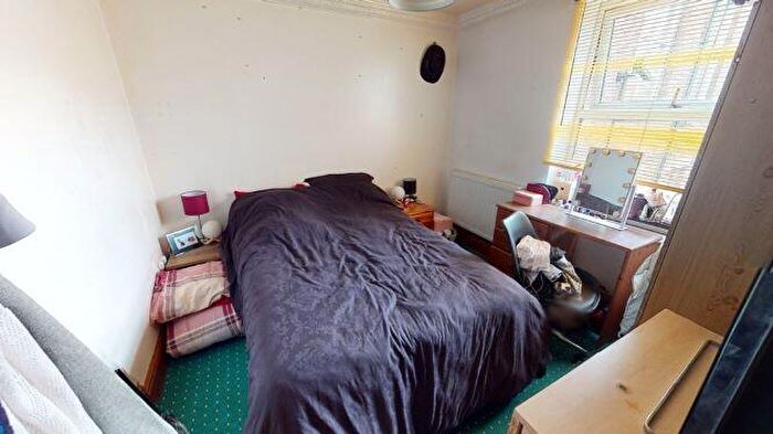 1 Bedroom Flat To Rent In Spenceley Street, University, Leeds, LS2